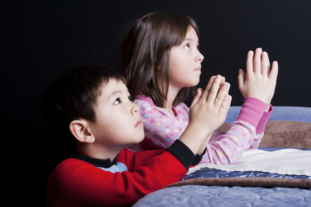 14 ways to do bedtime prayer with your kids