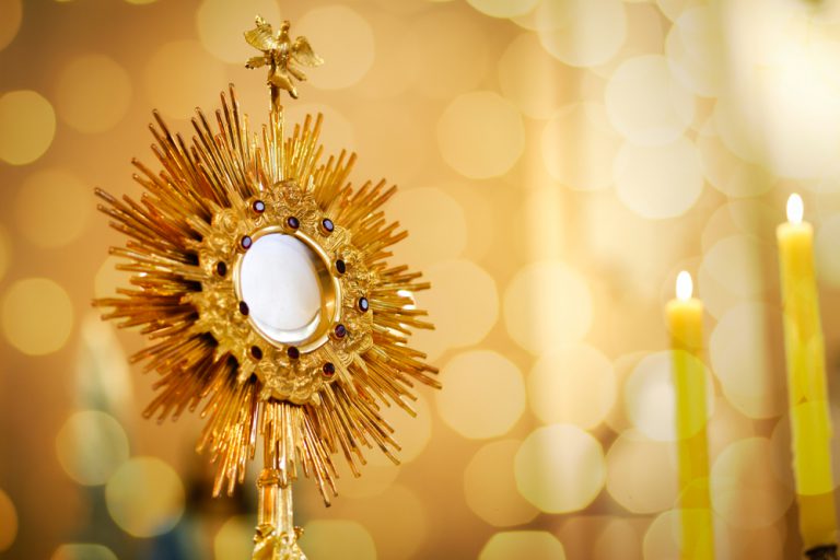 How to do eucharistic adoration with kids teaching catholic kids